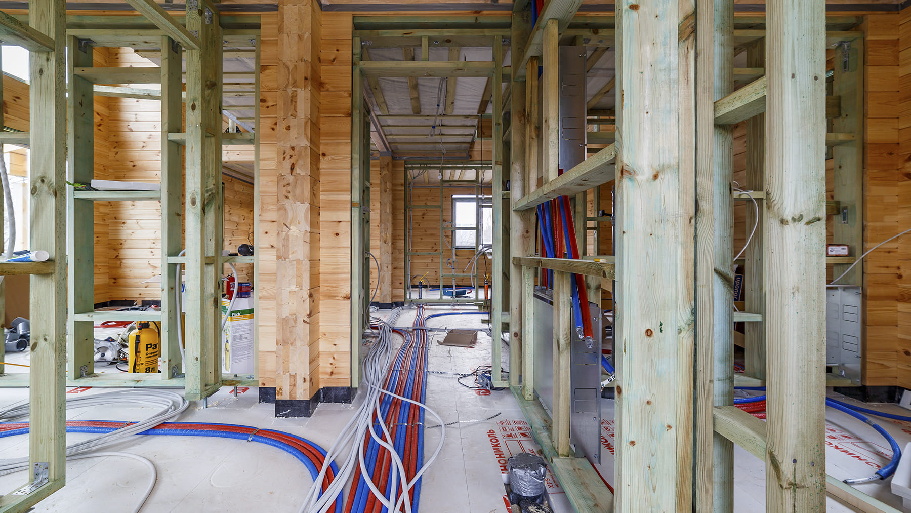 Демонтаж деревянных перегородок технология